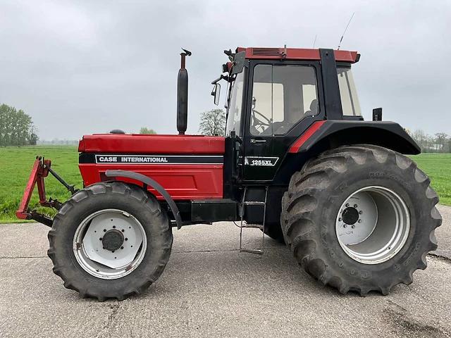 1986 case international 1255xl vierwielaangedreven landbouwtractor - afbeelding 35 van  39