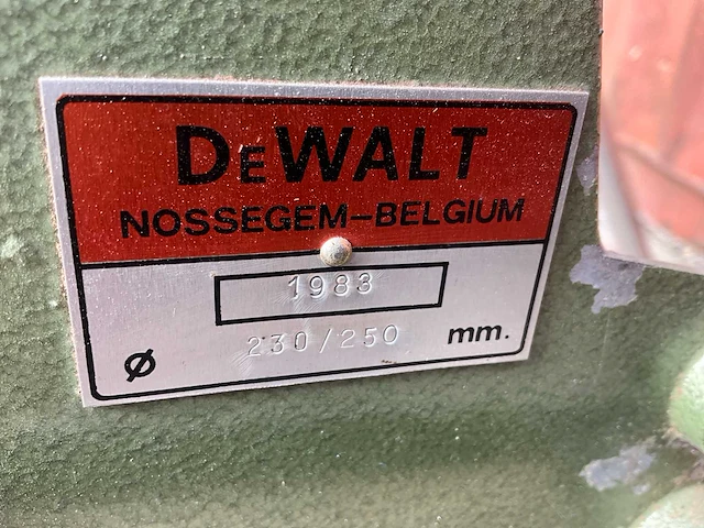 1986 dewalt power shop radiaalafkortzaagmachine - afbeelding 6 van  6