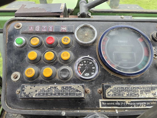 1986 fendt 612 lsa turbomatik vierwielaangedreven landbouwtractor - afbeelding 7 van  24