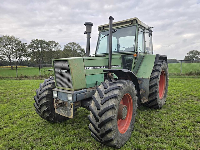 1986 fendt 612 lsa turbomatik vierwielaangedreven landbouwtractor - afbeelding 1 van  24