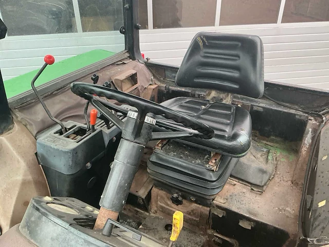 1986 john deere 2250 tweewielaangedreven landbouwtractor - afbeelding 11 van  26