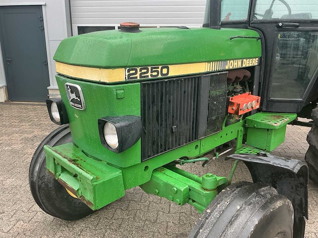 1986 john deere 2250 tweewielaangedreven landbouwtractor - afbeelding 23 van  26