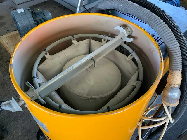 1986 kiekens ergo clean c-337 industriële stofzuiger - afbeelding 6 van  7