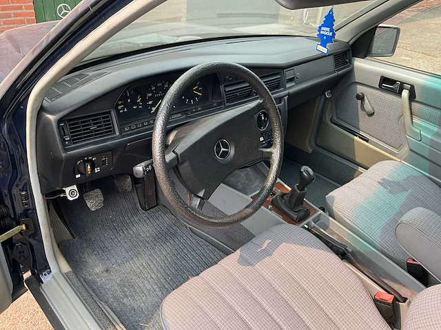 1986 mercedes-benz 190-serie personenauto - afbeelding 3 van  15