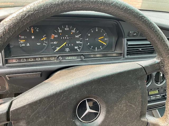 1986 mercedes-benz 190-serie personenauto - afbeelding 4 van  15