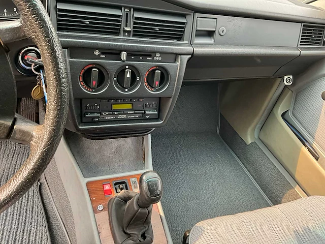 1986 mercedes-benz 190-serie personenauto - afbeelding 5 van  15