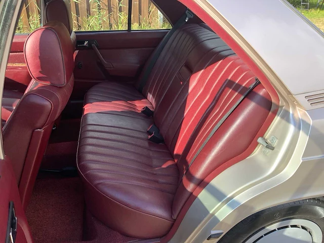 1986 mercedes-benz 190e oldtimer - afbeelding 33 van  63