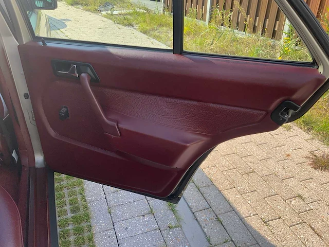 1986 mercedes-benz 190e oldtimer - afbeelding 36 van  63