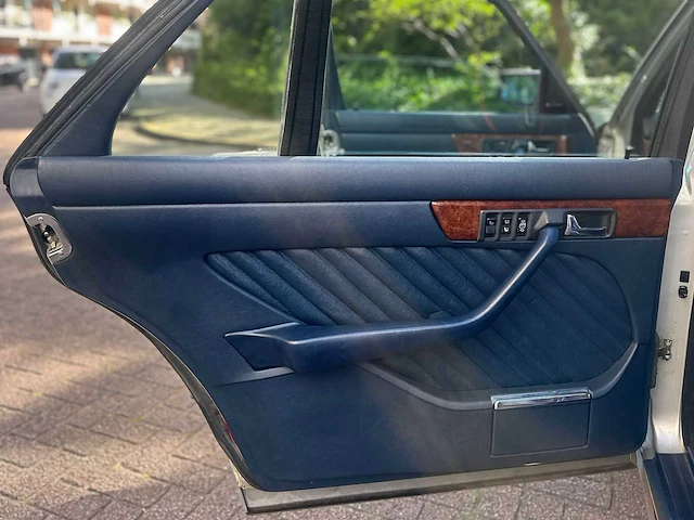 1986 mercedes-benz 560sel s-klasse oldtimer - afbeelding 5 van  25