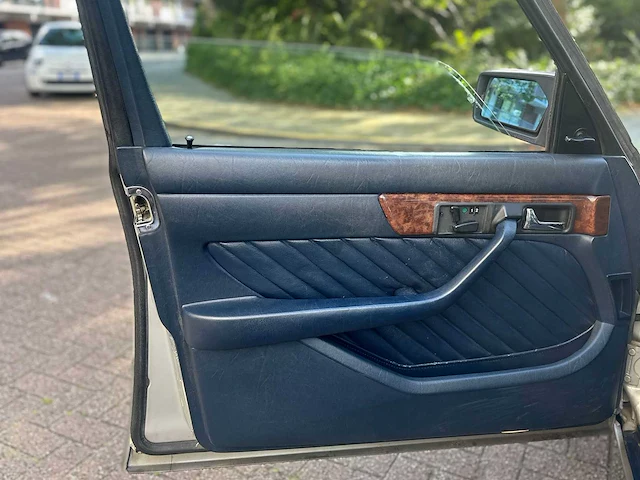1986 mercedes-benz 560sel s-klasse oldtimer - afbeelding 6 van  25