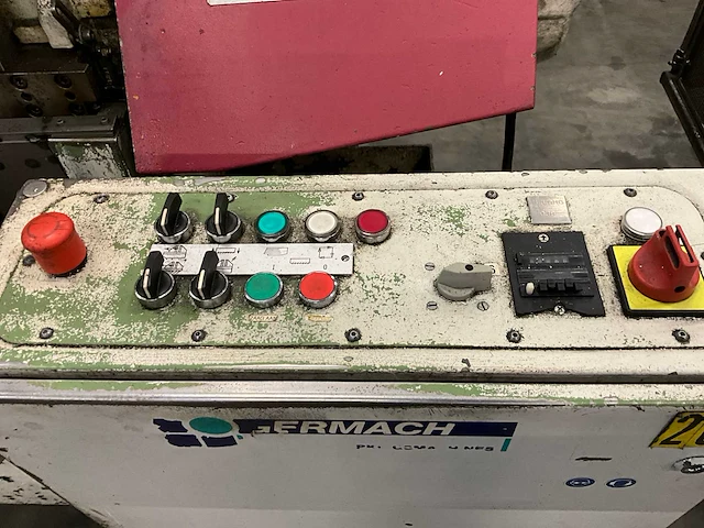 1987 behringer hbp 220a horizontale bandzaagmachine - afbeelding 15 van  24
