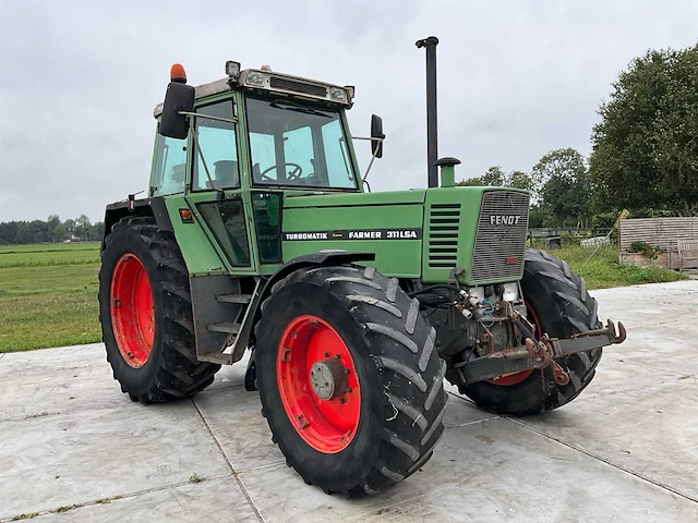1987 fendt farmer 312 lsa vierwielaangedreven landbouwtractor - afbeelding 34 van  39