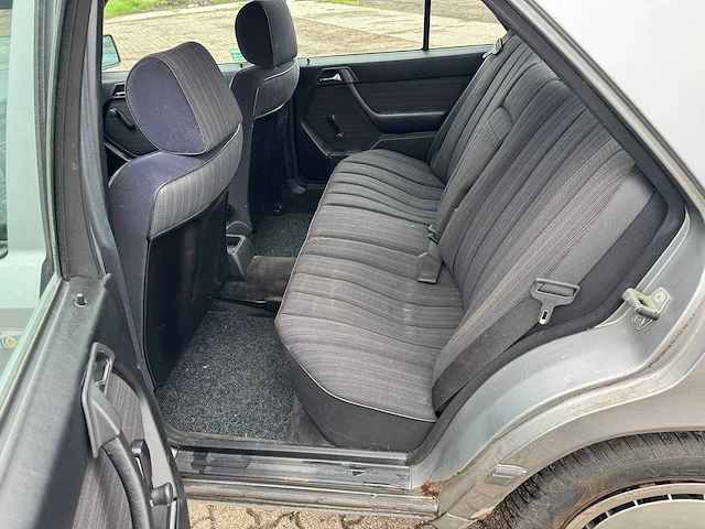 1987 mercedes-benz 200-280 (w124) 230 e personenauto - afbeelding 6 van  20