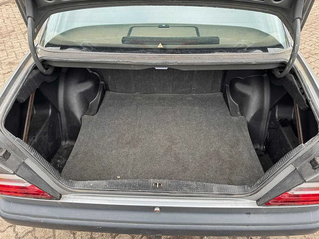 1987 mercedes-benz 200-280 (w124) 230 e personenauto - afbeelding 7 van  20