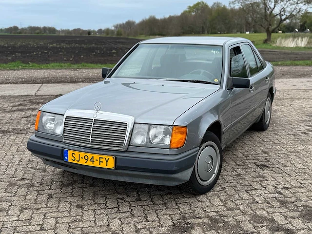 1987 mercedes-benz 200-280 (w124) 230 e personenauto - afbeelding 8 van  20