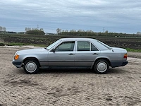 1987 mercedes-benz 200-280 (w124) 230 e personenauto - afbeelding 12 van  20