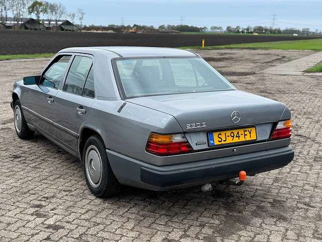 1987 mercedes-benz 200-280 (w124) 230 e personenauto - afbeelding 14 van  20
