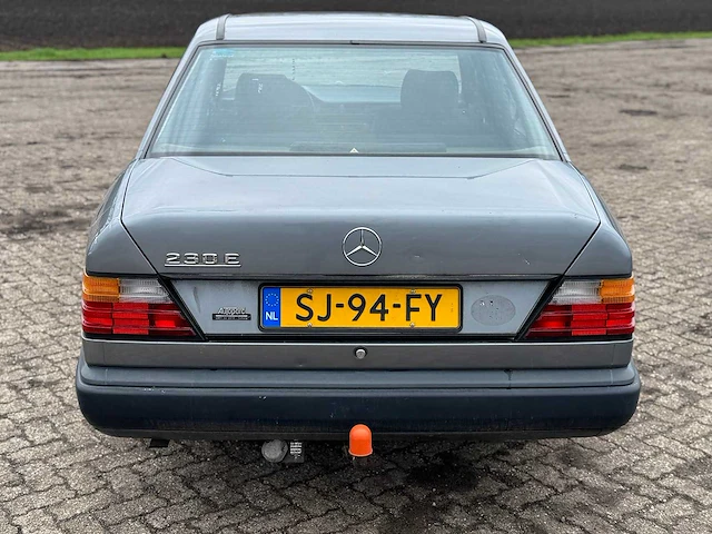 1987 mercedes-benz 200-280 (w124) 230 e personenauto - afbeelding 15 van  20