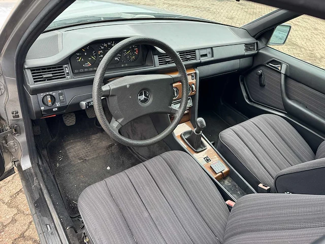 1987 mercedes-benz 200-280 (w124) 230 e personenauto - afbeelding 20 van  20