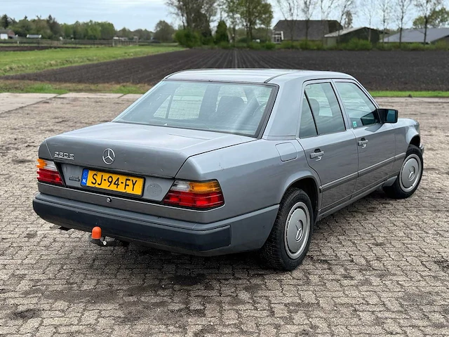 1987 mercedes-benz 200-280 (w124) 230 e personenauto - afbeelding 10 van  20