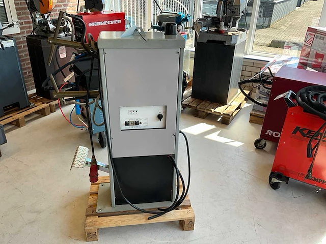 1987 puntlasmachine - afbeelding 2 van  8