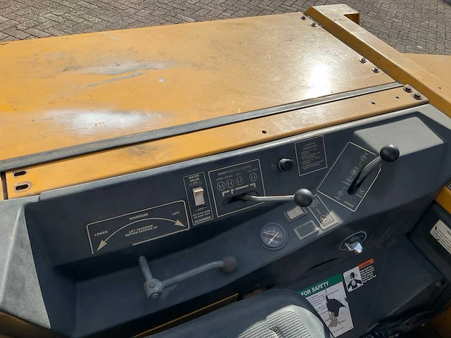 1987 tenant 275d straatveegmachine - afbeelding 4 van  6