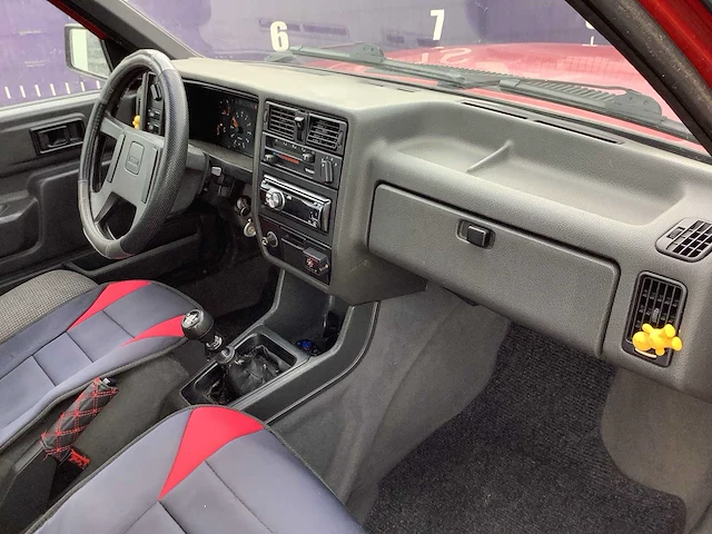 1988 - volvo - 340 - 1.4 dl - personenauto - afbeelding 2 van  18