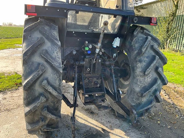 1988 case international 845xl vierwielaangedreven landbouwtractor - afbeelding 11 van  39