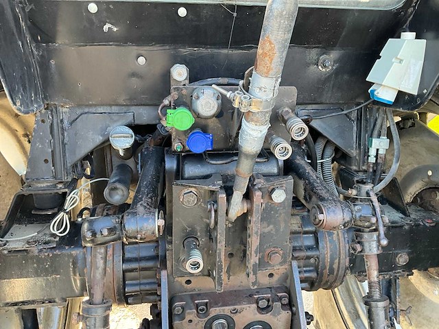 1988 case international 845xl vierwielaangedreven landbouwtractor - afbeelding 14 van  39