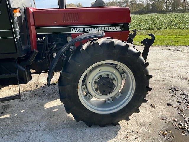 1988 case international 845xl vierwielaangedreven landbouwtractor - afbeelding 18 van  39