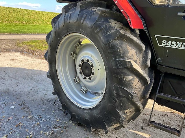 1988 case international 845xl vierwielaangedreven landbouwtractor - afbeelding 19 van  39