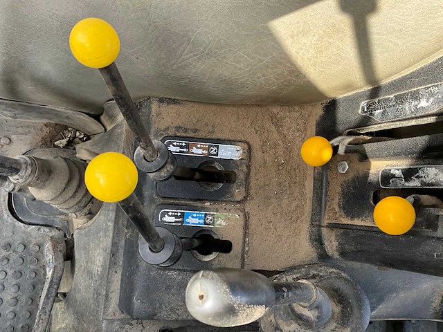 1988 case international 845xl vierwielaangedreven landbouwtractor - afbeelding 30 van  39