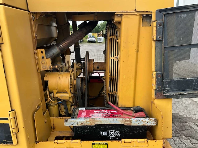 1988 caterpillar 953 bulldozer - afbeelding 17 van  38