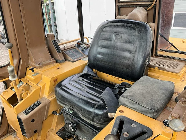 1988 caterpillar 953 bulldozer - afbeelding 21 van  38
