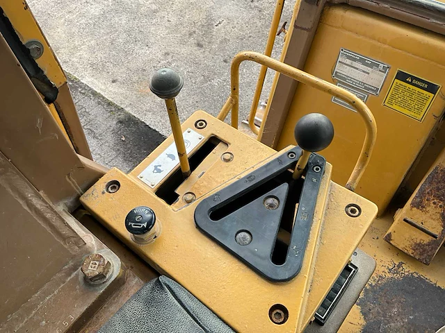 1988 caterpillar 953 bulldozer - afbeelding 26 van  38