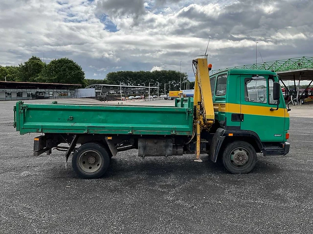 1988 daf 800 kipper vrachtwagen met kraan - afbeelding 32 van  33