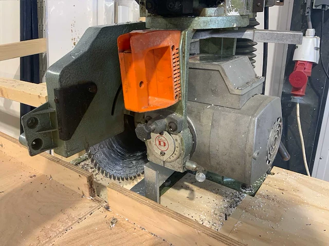 1988 dewalt 1600-s afkortcirkelzaagmachine - afbeelding 5 van  17