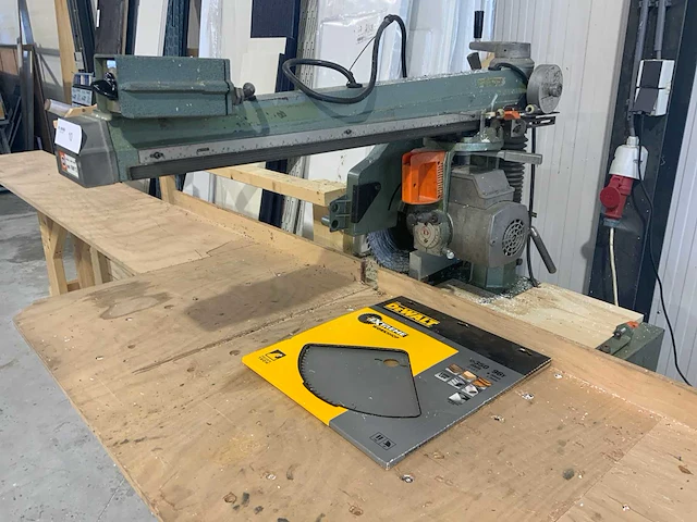 1988 dewalt 1600-s afkortcirkelzaagmachine - afbeelding 10 van  17