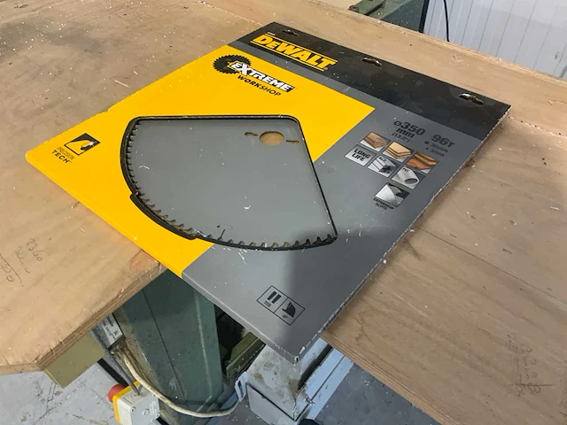 1988 dewalt 1600-s afkortcirkelzaagmachine - afbeelding 16 van  17