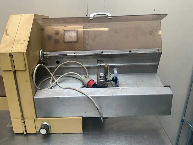 1988 herlitzius a90 kompakt roggebroodsnijmachine - afbeelding 9 van  13