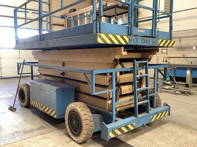 1988 holland lift 124 evt hoogwerker - afbeelding 2 van  17