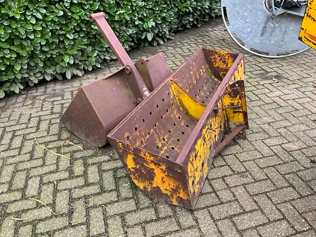 1988 icar bazzoli b3 getrokken graafmachine - afbeelding 9 van  25