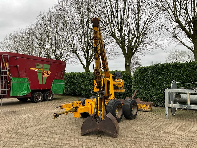 1988 icar bazzoli b3 getrokken graafmachine - afbeelding 1 van  25