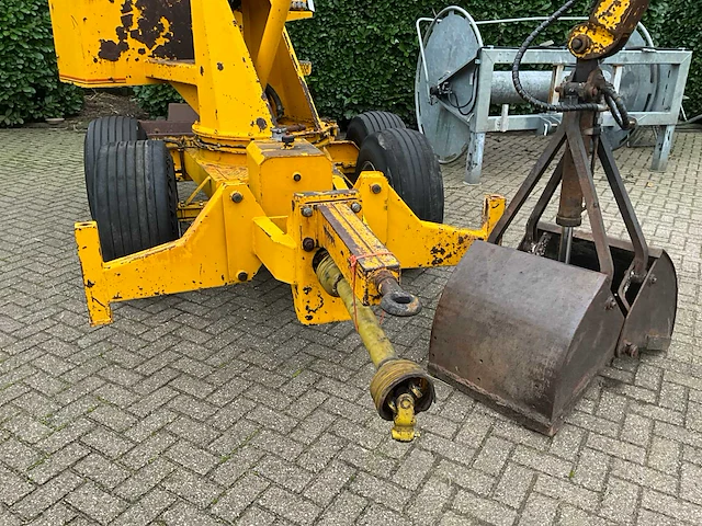 1988 icar bazzoli b3 getrokken graafmachine - afbeelding 24 van  25