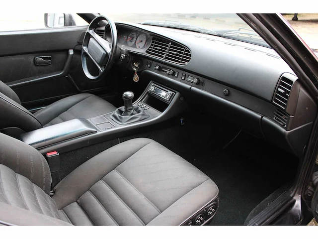 1988 porsche 944 turbo s oldtimer - afbeelding 14 van  39