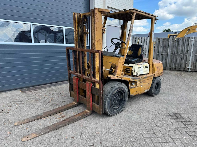 1988 toyota 3fd30 vorkheftruck - afbeelding 1 van  20