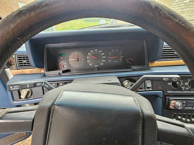 1988 volvo 780 2.8 coupé bertone - afbeelding 28 van  38