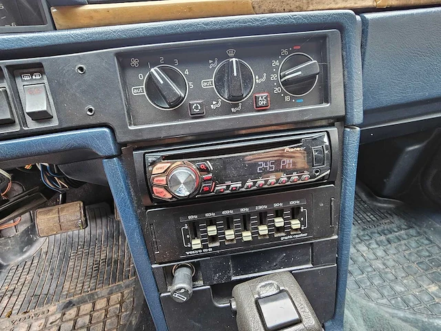1988 volvo 780 2.8 coupé bertone - afbeelding 29 van  38