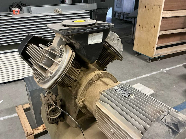 1989 atlas copco le9 uv zuigercompressor - afbeelding 2 van  22