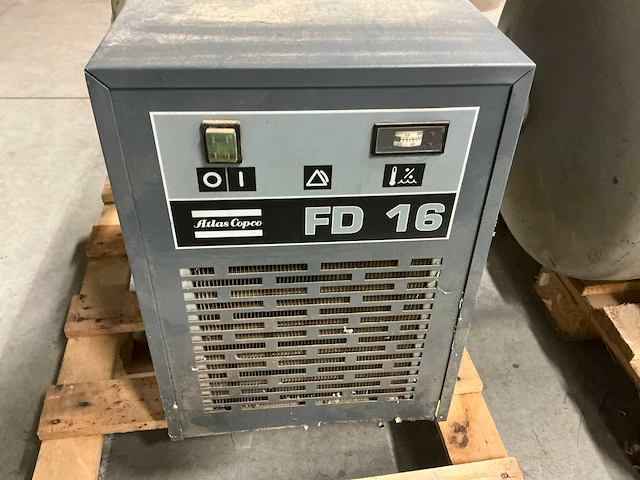 1989 atlas copco le9 uv zuigercompressor - afbeelding 10 van  22
